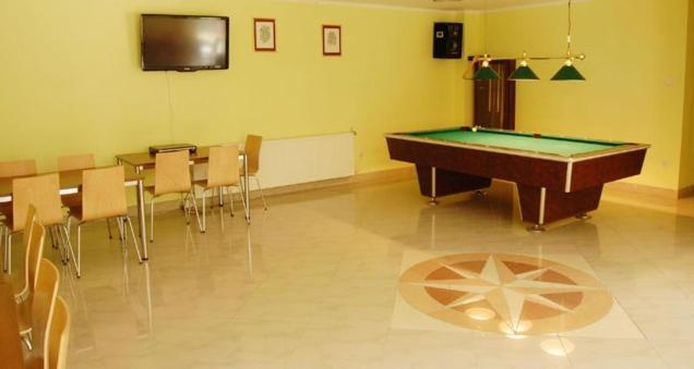 Pod Arkadami Hotel Darlowko Luaran gambar