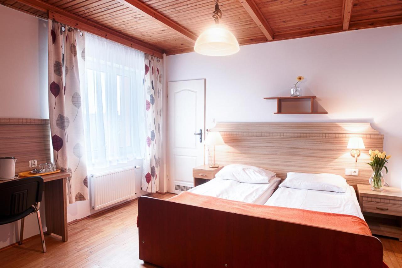 Pod Arkadami Hotel Darlowko Luaran gambar