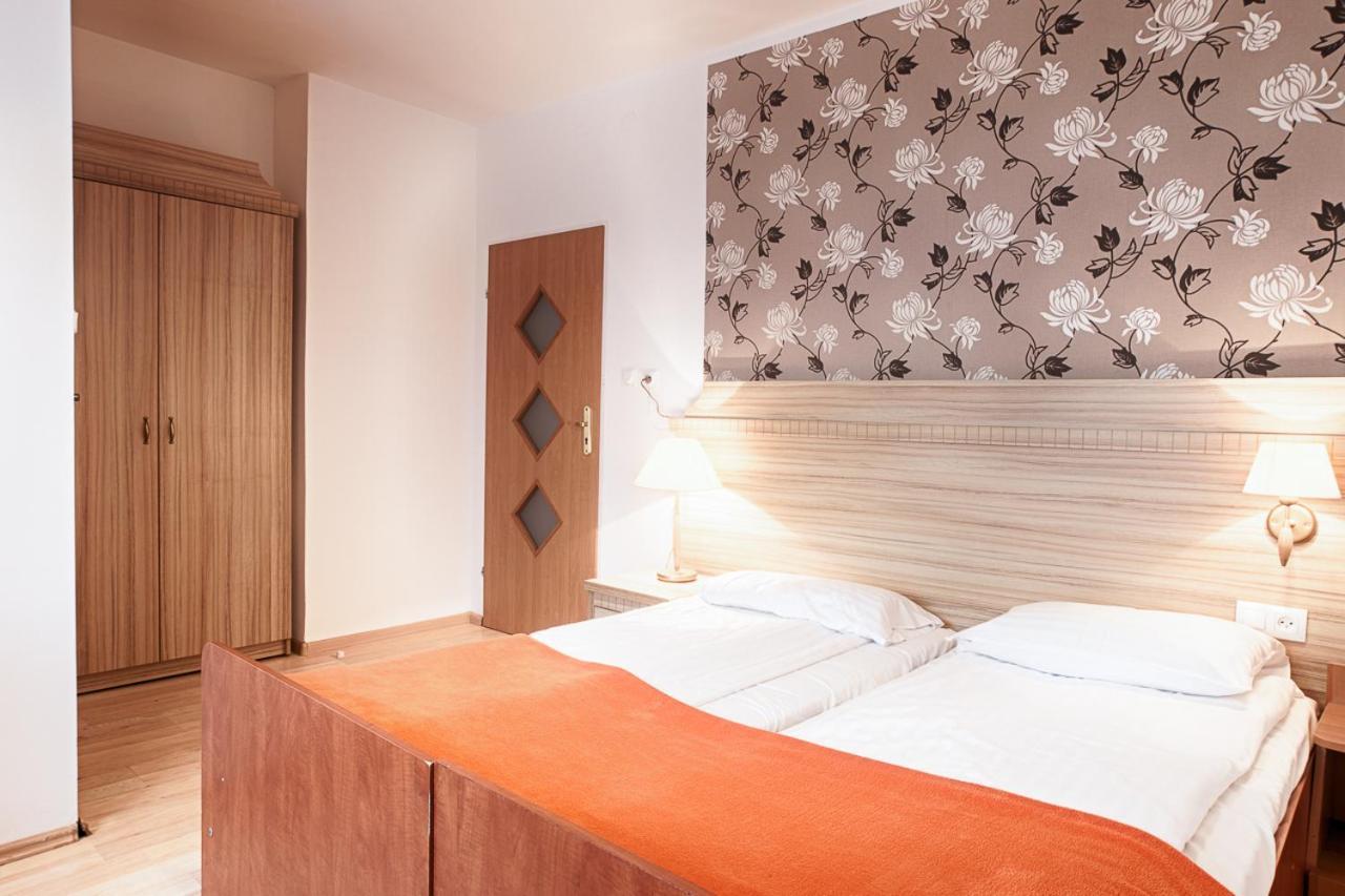 Pod Arkadami Hotel Darlowko Luaran gambar
