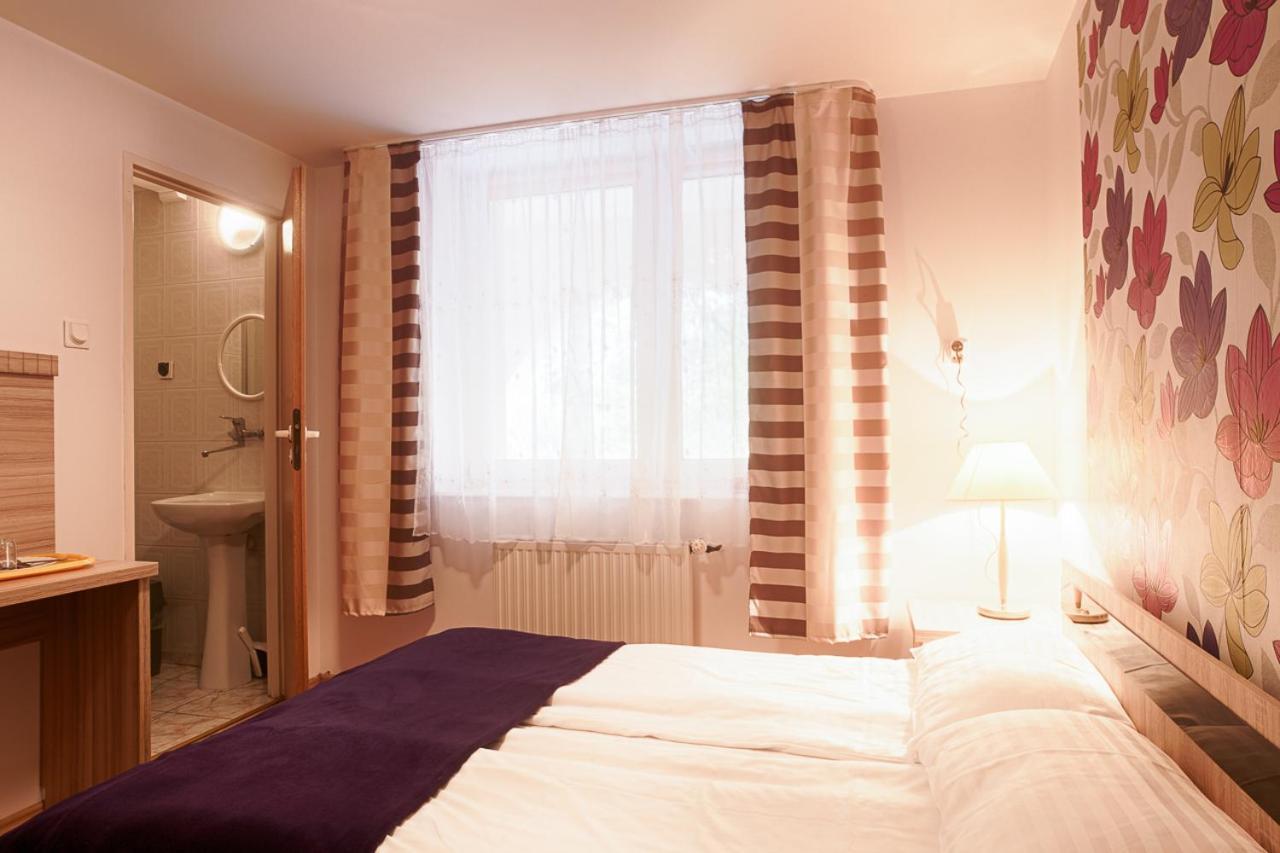 Pod Arkadami Hotel Darlowko Luaran gambar